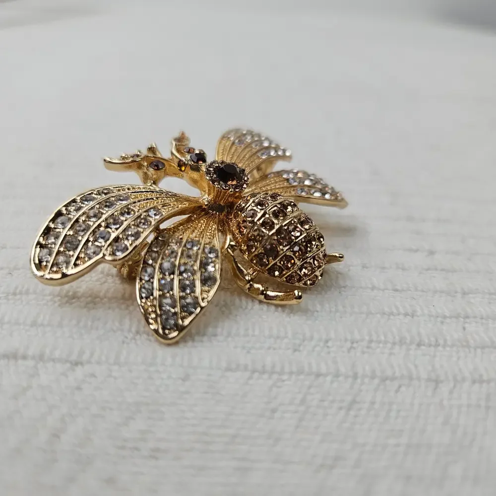 Rhinestone Studded Gold‎ Tone Bee Bug Brooch Pin Jewelry Embellished